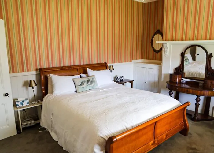 Taieri Bank Cottage - Middlemarch, Otago